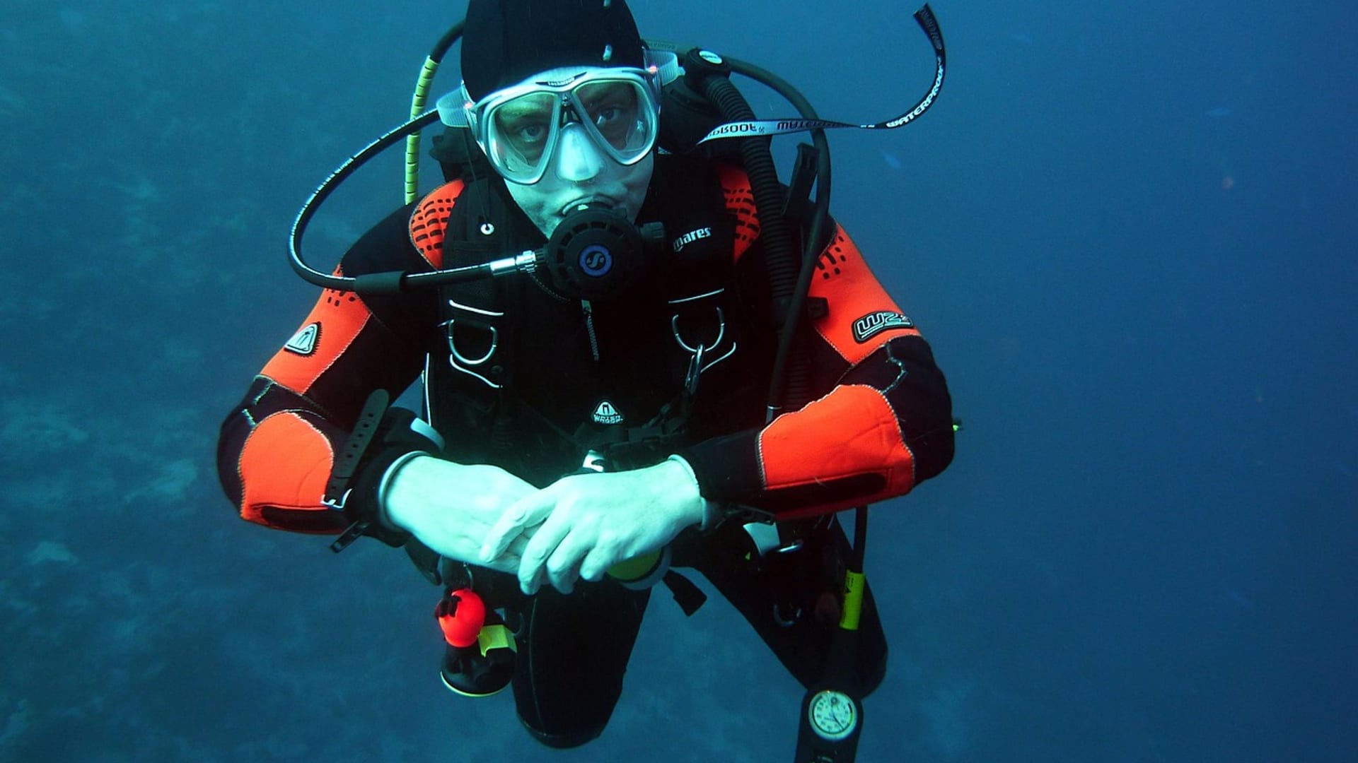 Nurek z wyposażeniem technicznym — rebreather